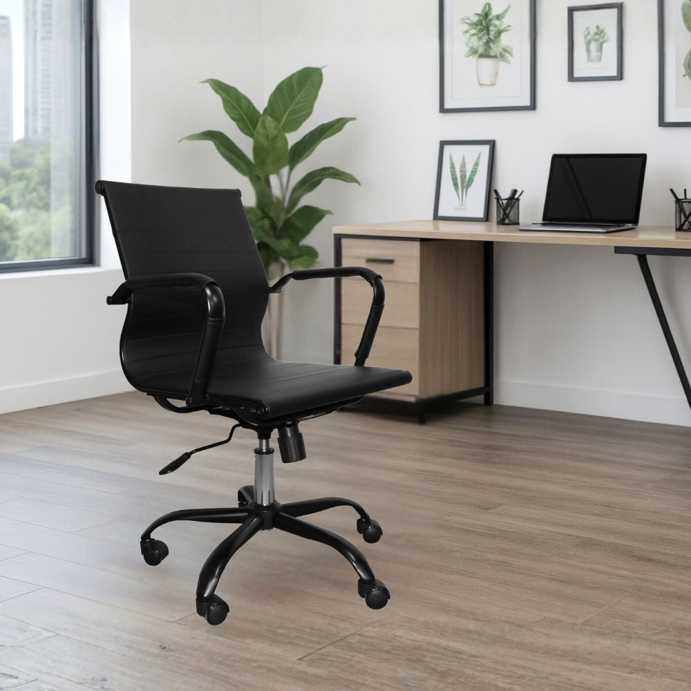 Poltrona da ufficio Nuvia con schienale ergonomico e ruote colore nero H91