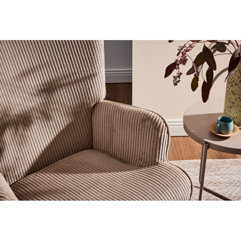 Poltrona Hilary In Tessuto Tortora Chiaro Gambe Legno Naturale