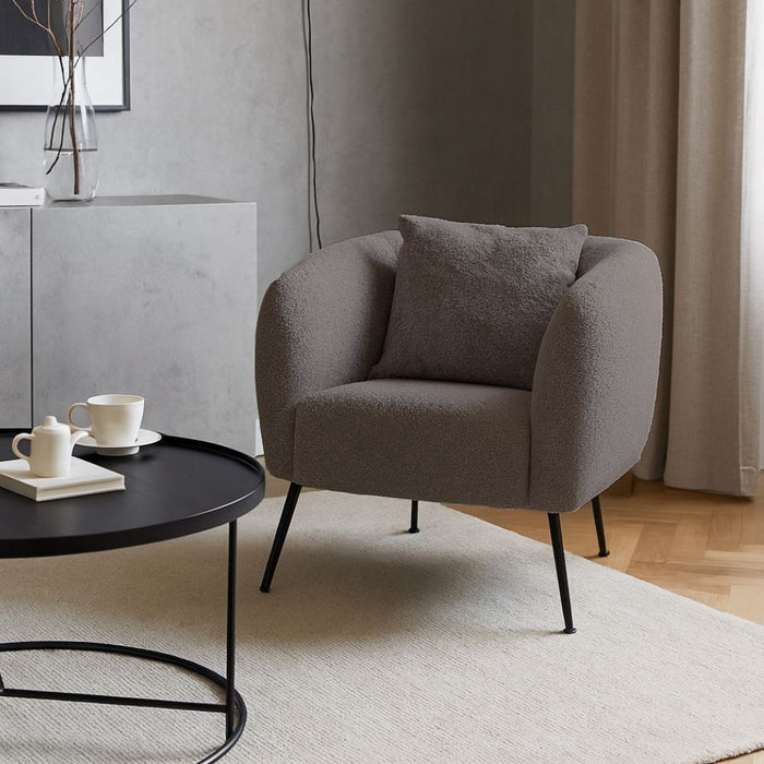 Poltrona Nuvia in tessuto grigio topo e gambe colore nero