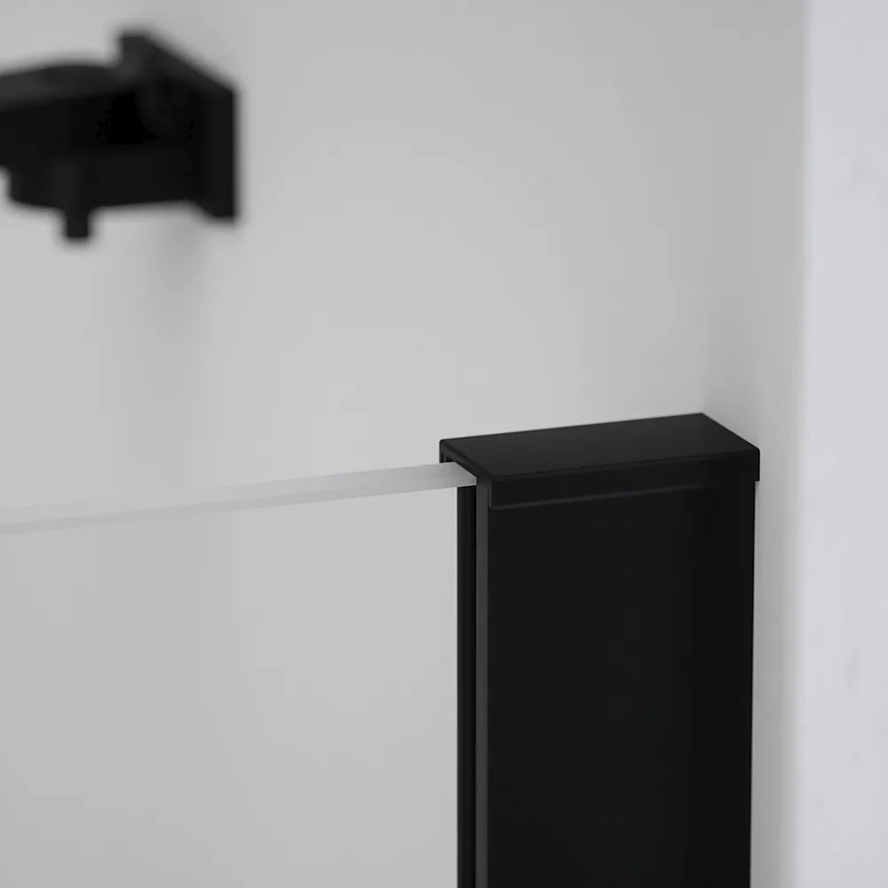 Porta doccia 180cm profili nero opaco apertura battente a sinistra con cerniere 110cm e parete fissa da 70cm vetro 8mm trasparente h195 | Fiji