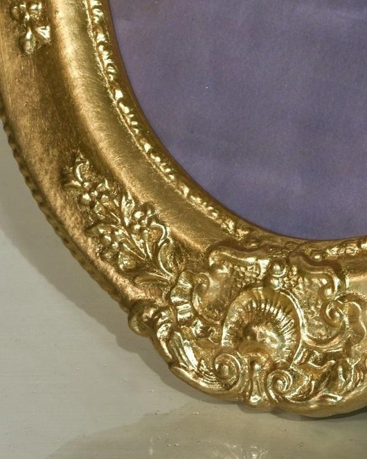 Mobili2g - portafoto in foglia oro ovale- misure: l.38 x h.48 x p.2