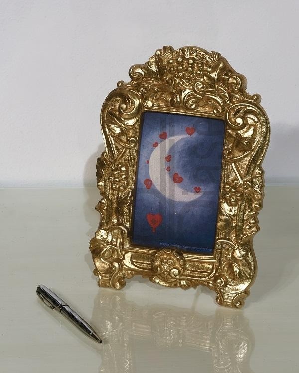 Mobili2g - portafoto in foglia oro rettangolare-sagomata- misure: l.17 x h.25 x p.2