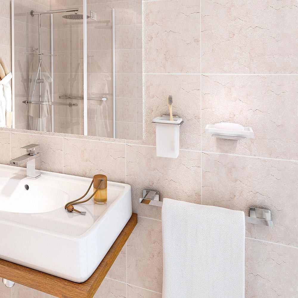 Dispenser dosasapone a muro Gedy in vetro satinato e acciaio cromato | Atena