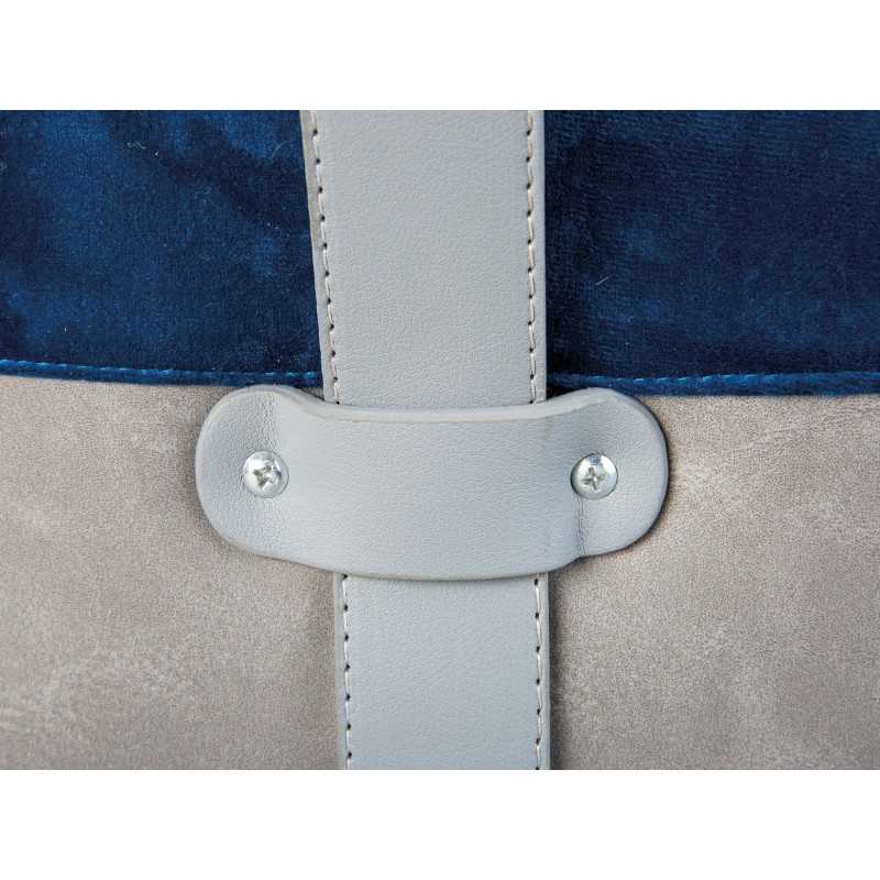 Pouf Inter Link in velluto blu e grigio con maniglia in ecopelle