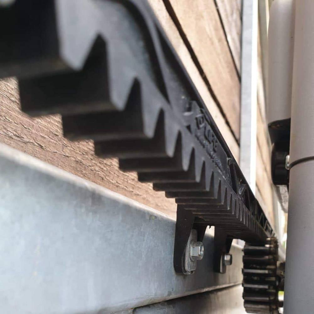 Kit 5 cremagliere nylon m4 con inserto metallico per cancelli scorrevoli