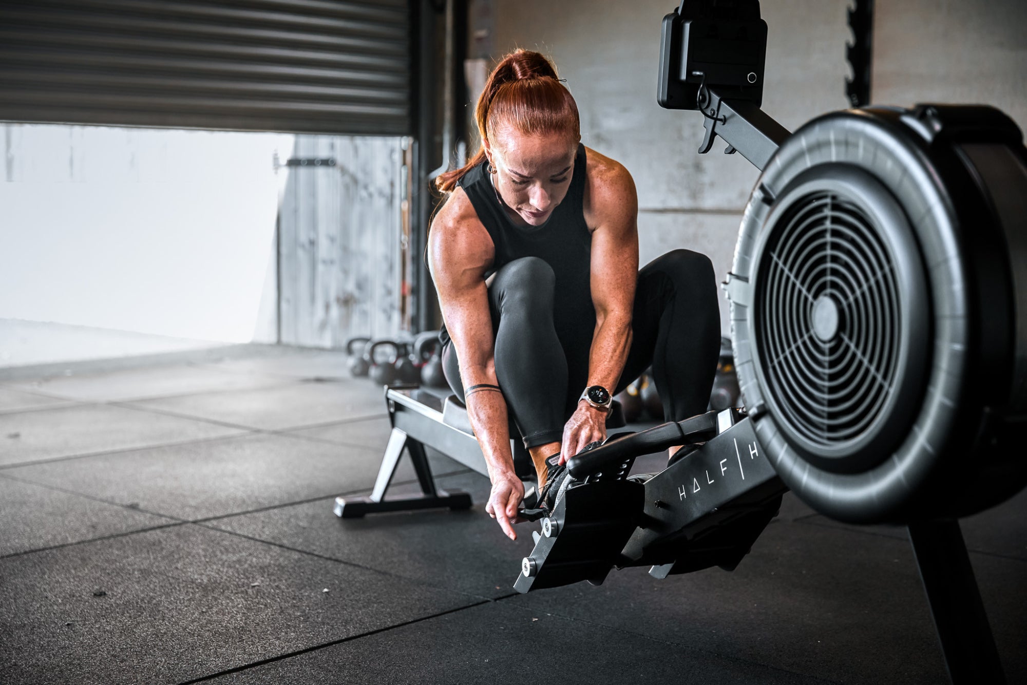 Vogatore Air Fitness - Half Human - Schermo LCD con 8 programmi - Casa/Appartamento - Connessione Bluetooth / App