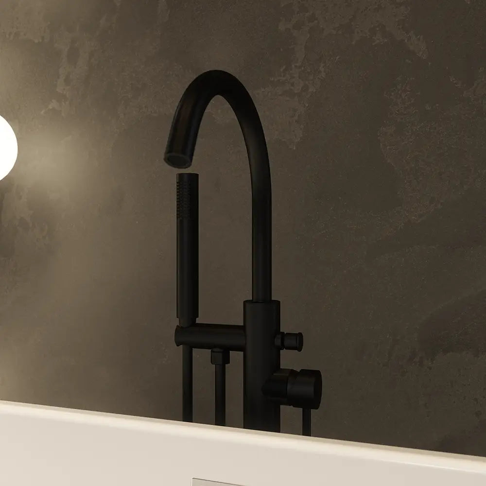 Rubinetteria stondata per vasca freestanding finitura nera opaca | Ava