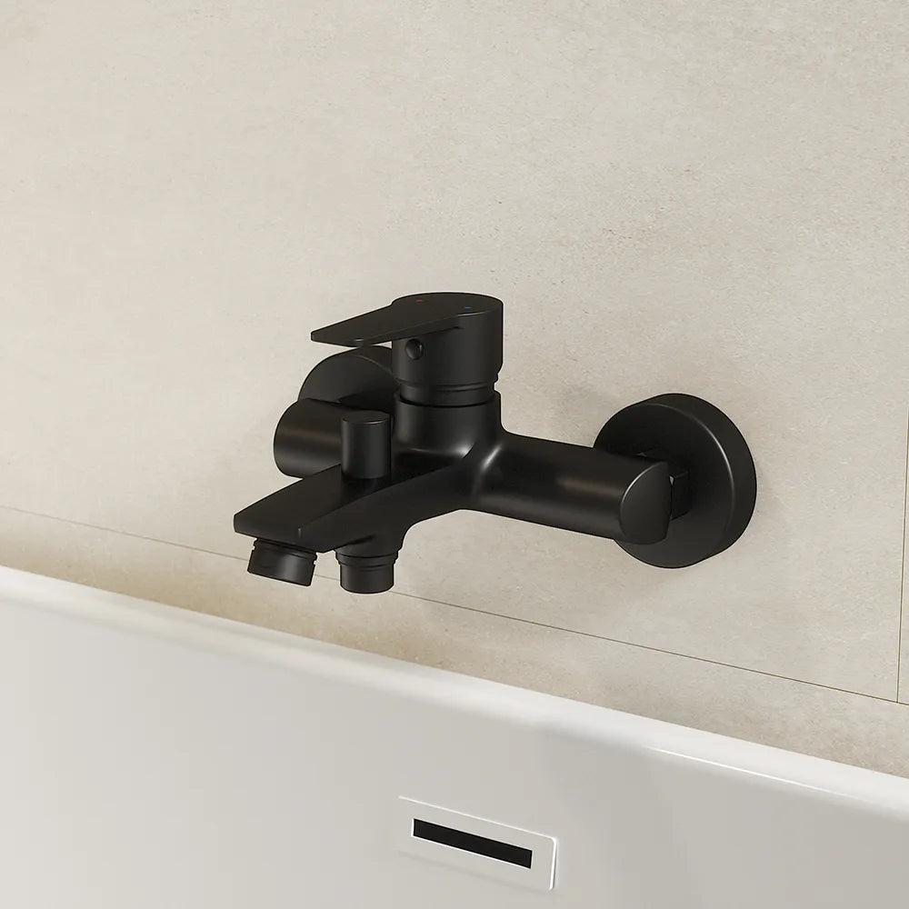Miscelatore esterno vasca a muro con rubinetto nero opaco | Jane