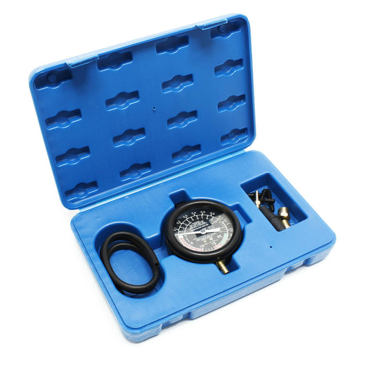 Il tester del vuoto controlla la pompa del vuoto benzina carburante garage per automobili 16_0002876