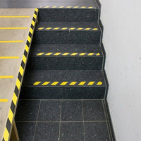 NASTRO ANTISCIVOLO ADESIVO 5MM 5MT BICOLORE SCALE PAVIMENTI SUPERFICI SCIVOLOSE