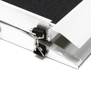 Rampa per cani 122 x 38 cm 110 kg pieghevole in alluminio superficie antiscivolo 16_0000550