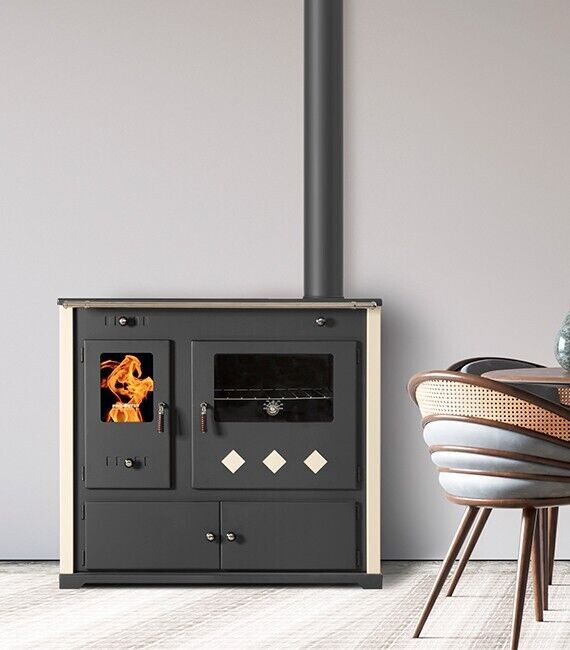 Stufa a legna Practik lux Eco, piastra superiore in ghisa canna fumaria destra