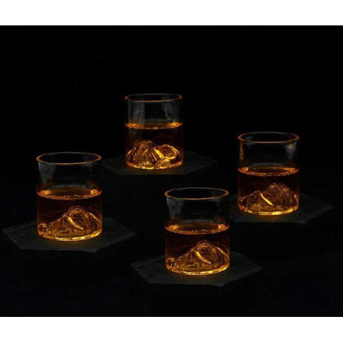 Set quattro bicchierini con ghiaccio shots on the rocks