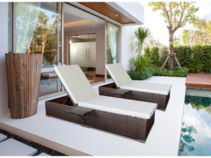 Set 2 lettini prendisole in resina intrecciata con cuscini "Alice" - Beige