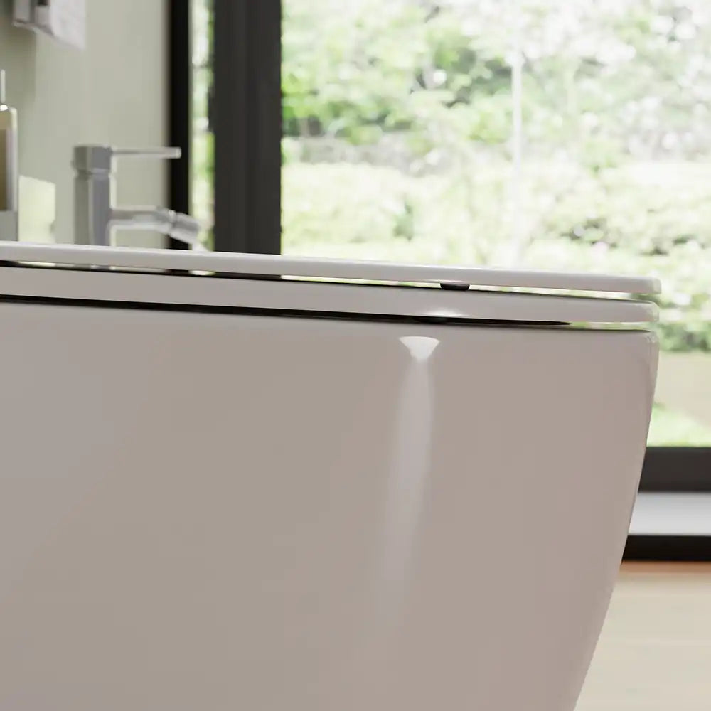Sanitari filomuro in ceramica bianco lucido vaso rimless con copriwc soft-close e bidet | Europa