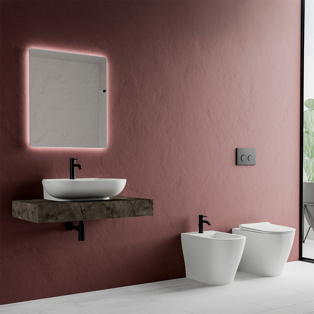 Sanitari filomuro Rimless Mirto scarico traslato e sedile soft close