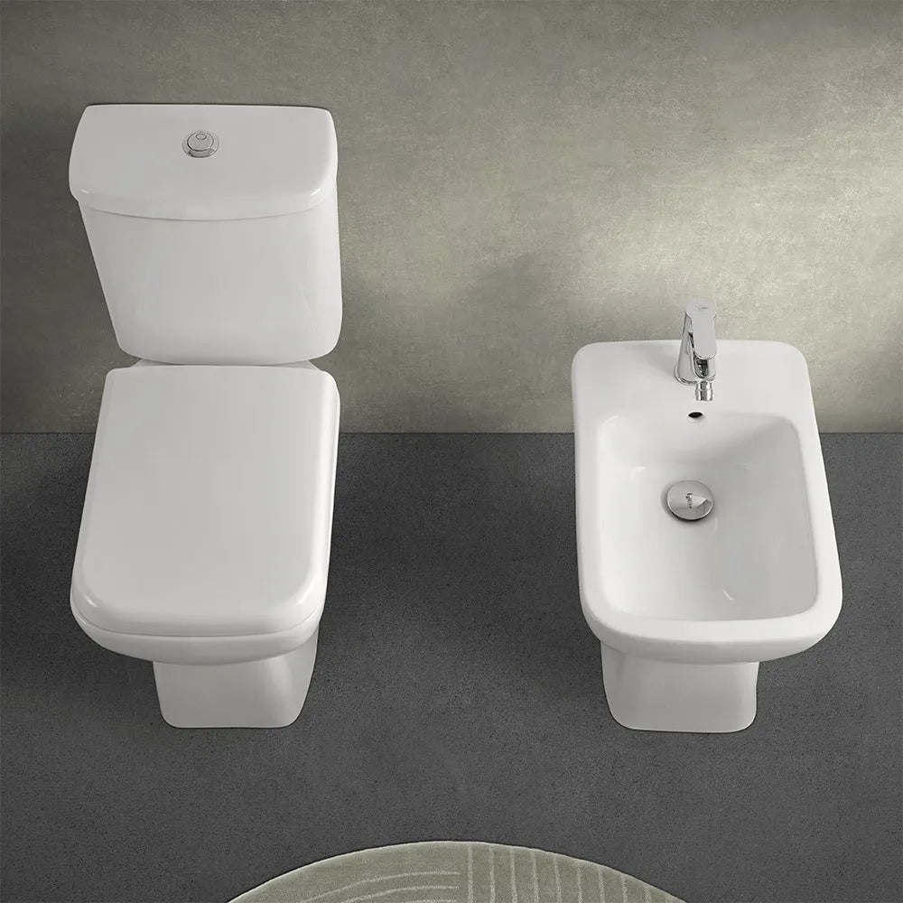 Sanitari monoblocco con scarico a pavimento e copriwc incluso  Ginevra