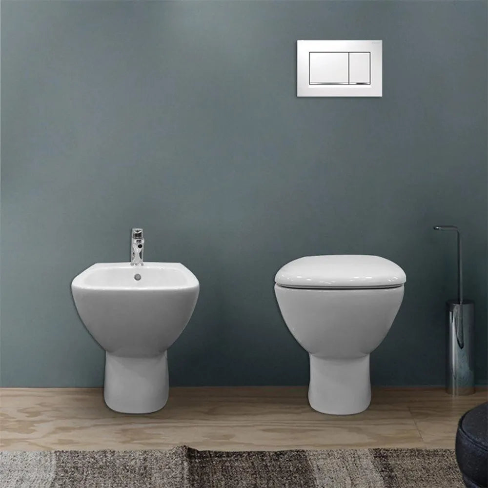 Sanitari tradizionali Geberit con scarico a parete e copriwater  Fantasia