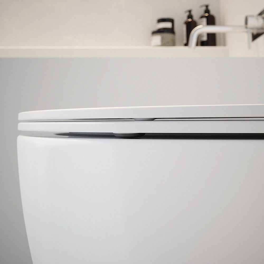 Vaso filomuro tornado silent flush in ceramica bianco lucido con sedile soft-close | Sydney