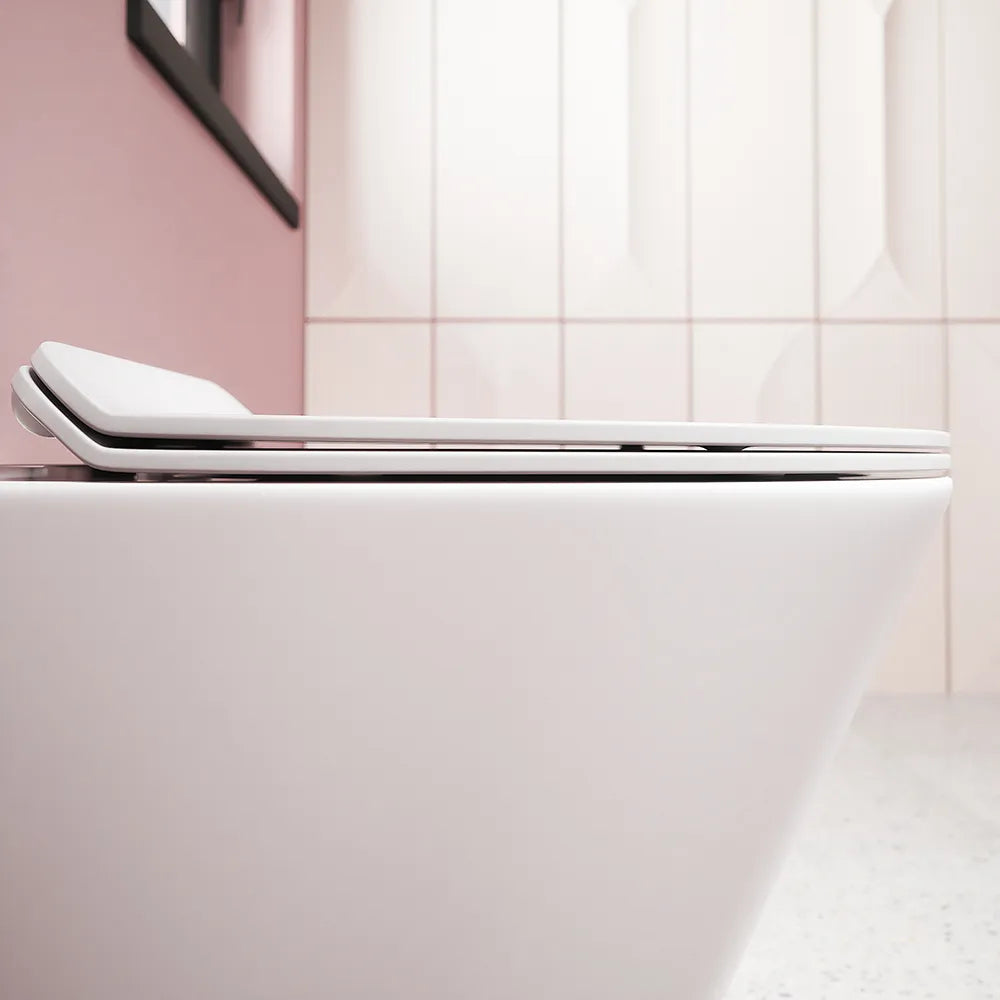 Vaso filomuro tornado silent flush in ceramica bianco lucido con sedile soft-close | Rio