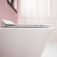 Vaso filomuro tornado silent flush in ceramica bianco lucido con sedile soft-close | Rio