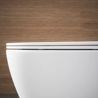 Vaso sospeso tornado silent flush in ceramica bianco lucido sedile con chiusura rallentata | Parigi