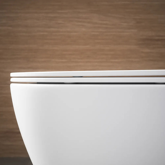 Vaso sospeso tornado silent flush in ceramica bianco lucido sedile con chiusura rallentata | Parigi