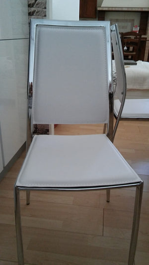 Sedia in metallo cromato rivestita ecopelle bianca