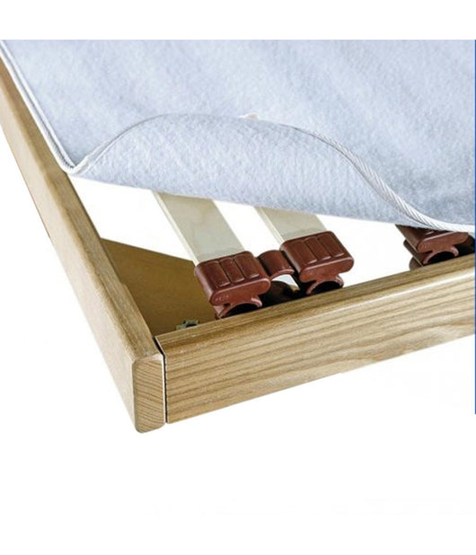 Set 2 Pz. Coprirete 1 Piazza Trapuntato Con Laccetti Di Fissaggio 90x195cm         