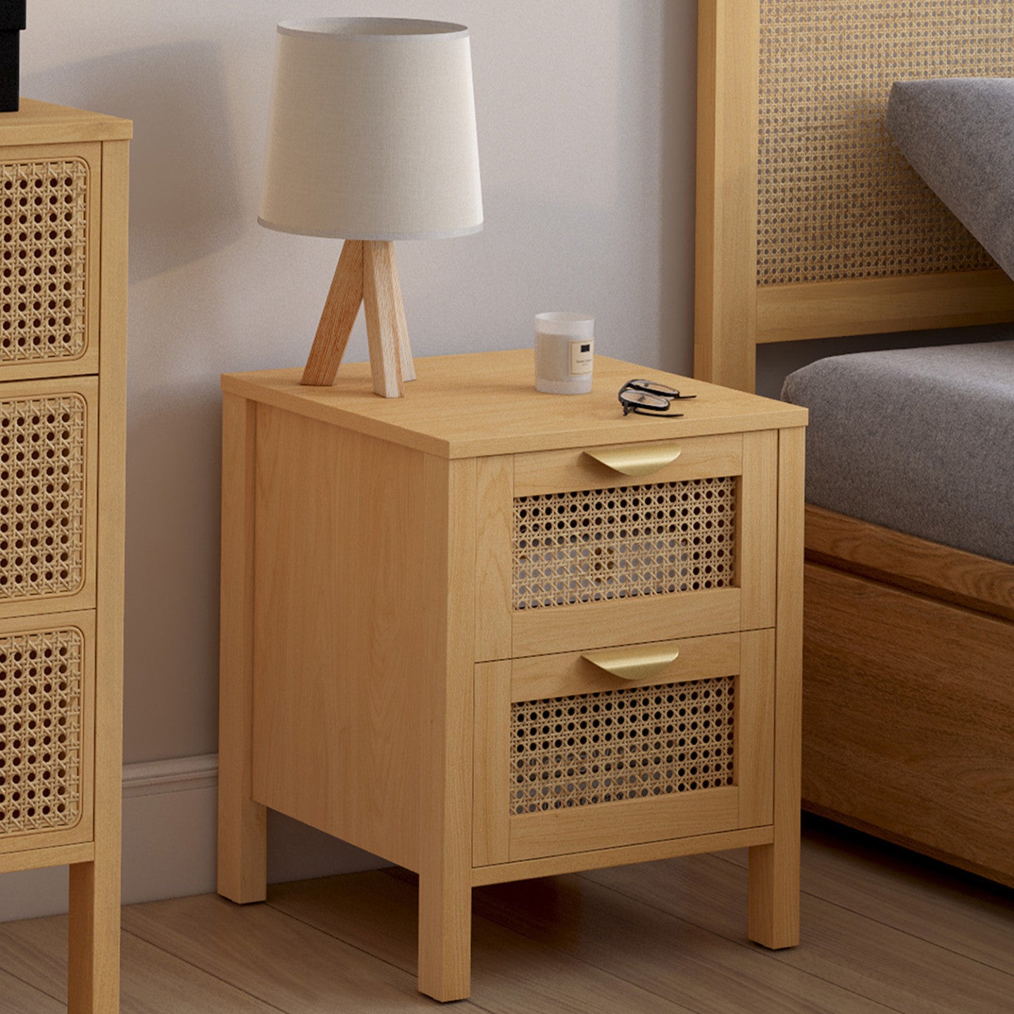 IDMarket - Set di 2 comodini a 2 cassetti EDHEN in vimini e legno