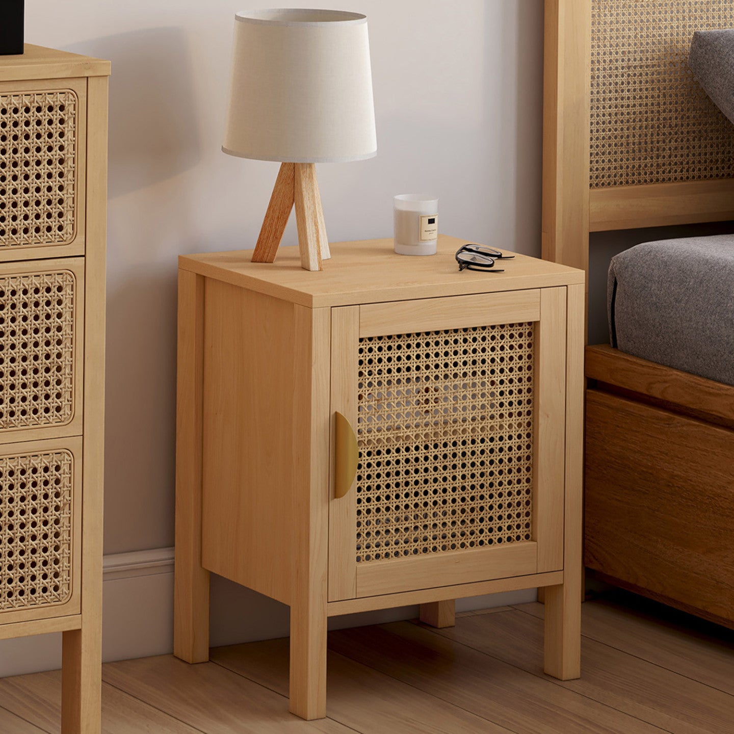 IDMarket - Set di 2 comodini EDHEN, 1 anta in canna e legno