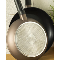 Set di 4 confezioni 2 Padelle 24/28 Brown Brush Alluminio Forgiato Manico Inserto Effetto Legno