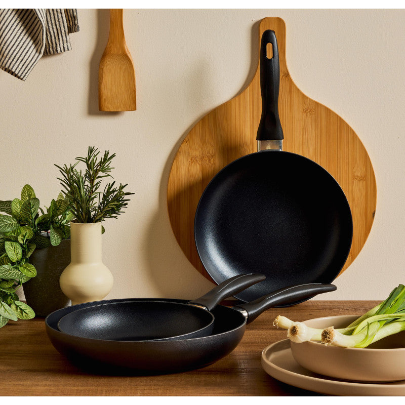 Set di 6 Padelle Alluminio Stampato Cm24 Medua Grigio Fondo Induzione Manico Bakelite