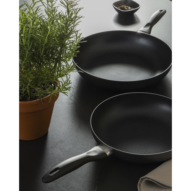 Set di 6 Padelle Alluminio Stampato Cm26 Medua Grigio Fondo Induzione Manico Bakelite