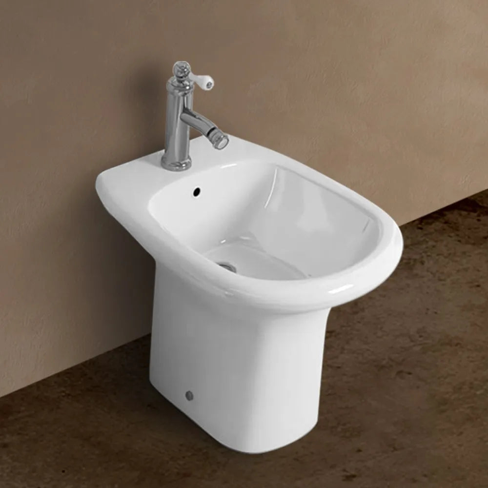 Set sanitari tradizionali serie Orient scarico a parete e sedile avvolgente