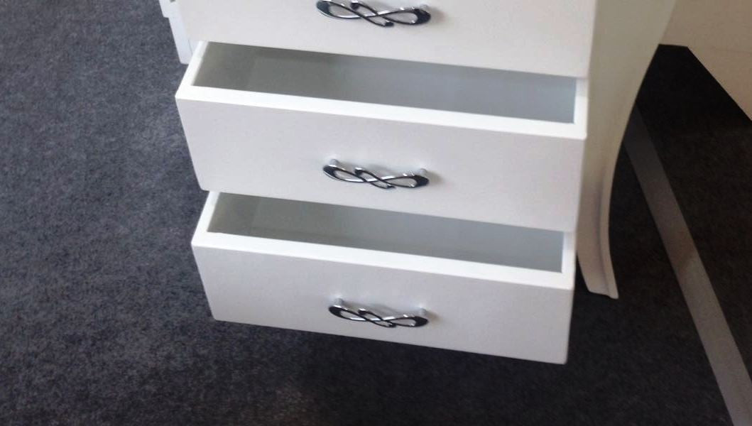 Cassettiera 4 cassetti in legno arte povera laccato bianco opaco l.62 x p.42 h.105 (3034) - Mobili 2G