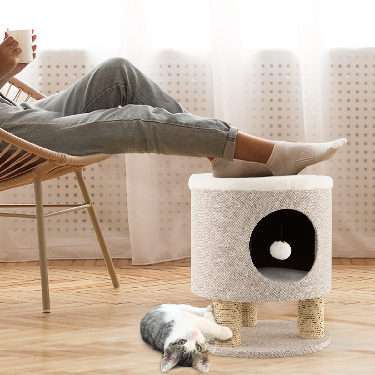Sgabello nicchia per gatti con pali tiragraffi e pallina di peluche, Casetta per animali domestici multiuso Beige-Lettini e divanetti