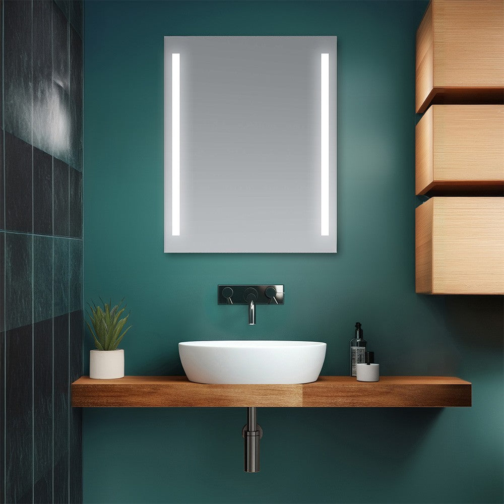 Specchio bagno 60x80 cm con LED laterali e installazione reversibile