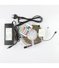 Strip Smd Bobina Striscia Led 5050 Flessibile 5mt Adesiva Interno Esterno Ip65         