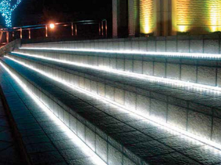 Striscia led adesiva per esterni rotolo da 5 m luce calda - Arredo Giardino