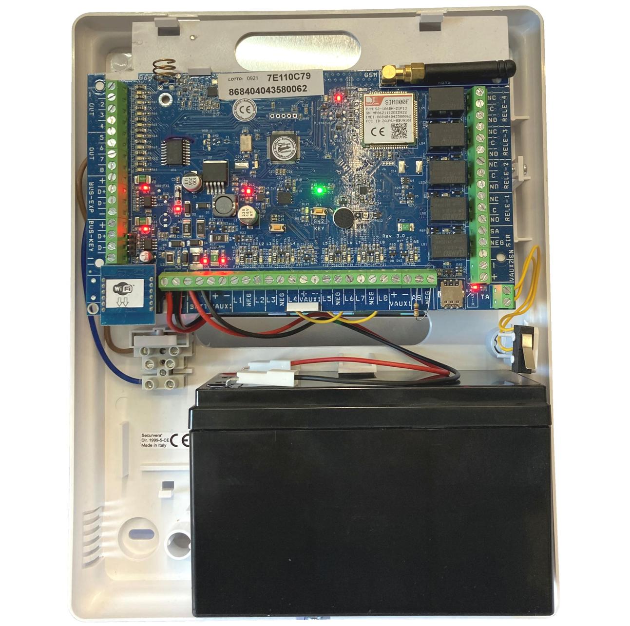 Centrale Unisat Impianto Allarme Via Filo 8 Zone 8 Filo Optional 40 Collegamenti e Funzioni Programmabili 8 Aree 50 Utenti Gestita da APP RFID Radiocomandi 868 MHz HiFi 5 Relè Domotica GSM/GPRS e LAN