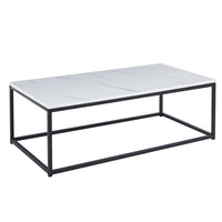 Tavolino basso EWING effetto marmo bianco, ideale per un soggiorno unico.