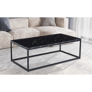 Tavolino basso EWING effetto marmo nero, ideale per un soggiorno unico.