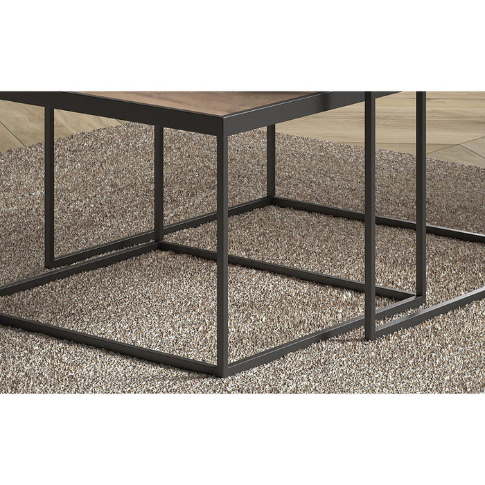 Tavolino basso RUBIK, tavolino nidificante, piano in legno massiccio esotico di Mangolia, ideale per un soggiorno contemporaneo.