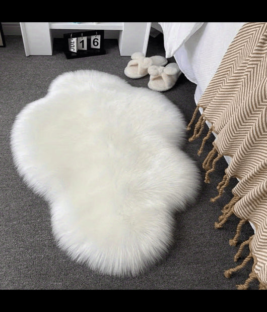 Trade Shop - Tappeto Cute Nuvola Pelliccia Fluffy Vari Colori Living Stanza Da Letto 83x113cm -