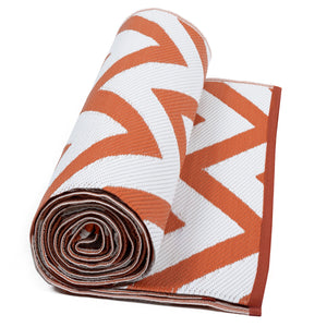 IDMarket - Tappeto per esterni CHEVRONS terracotta 270 x 370 CM