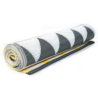 IDMarket - Tappeto per esterni SARI triangoli grigi e gialli 180 x 280 CM