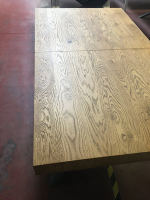 Tavolo  big table impiallacciato legno rovere nodato  l.160 p.90 h.78 (aperto260cm)