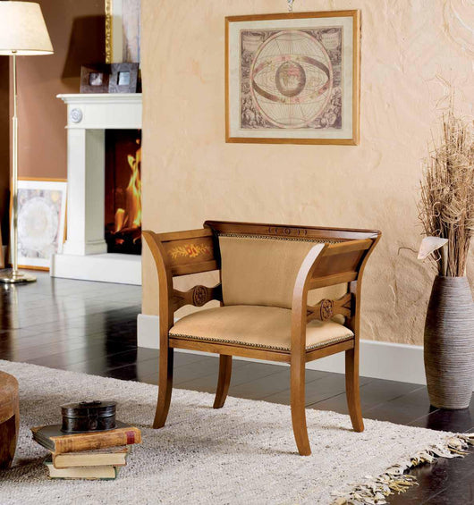 Poltrona imbottita in legno massello intagliata con fregi - Mobili 2G