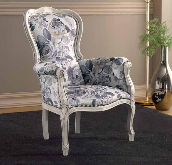 Poltrona shabby imbottita in legno massello intagliata con fregi - Mobili 2G